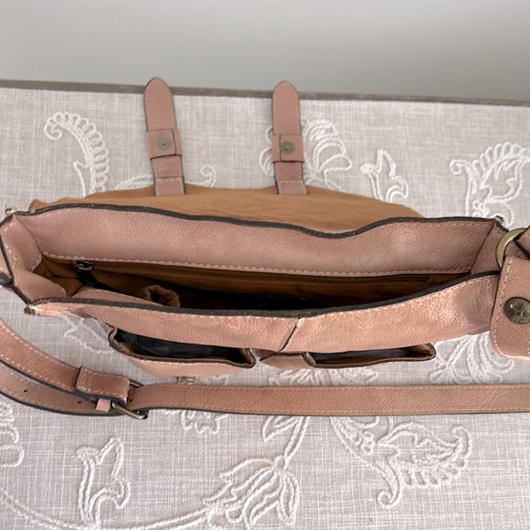 Patricia Nash EUC Armeno Tan Leather with Studded Accents Messenger Bag - Picture 10 of 15